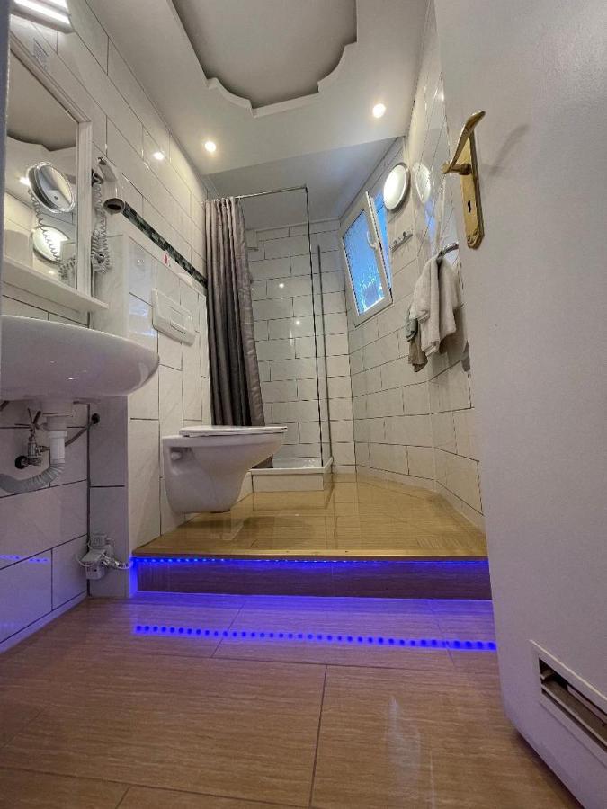 Hotel Kenny & Henry Куксхафен Экстерьер фото