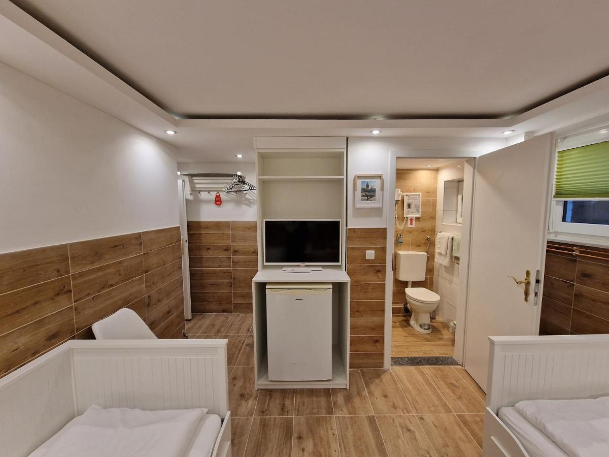 Hotel Kenny & Henry Куксхафен Экстерьер фото