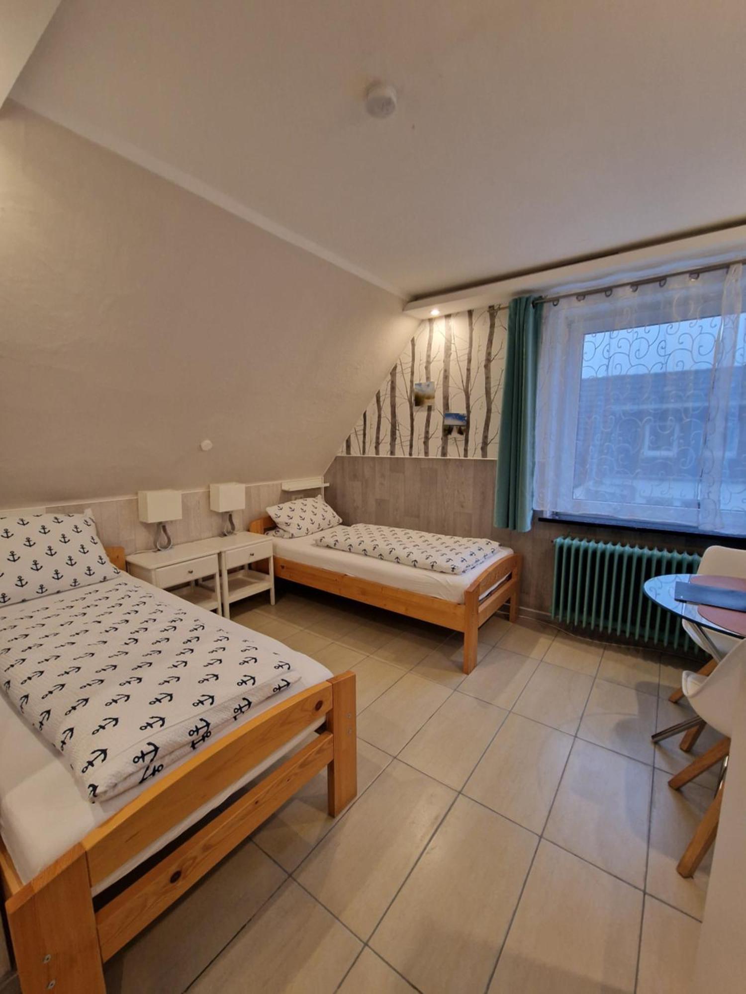Hotel Kenny & Henry Куксхафен Экстерьер фото